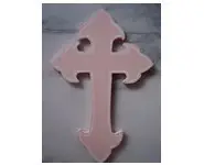 Croix fleurdelysée rose