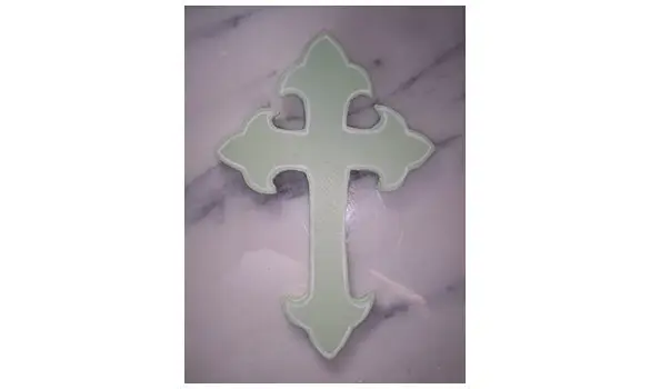 Croix fleurdelysée verte