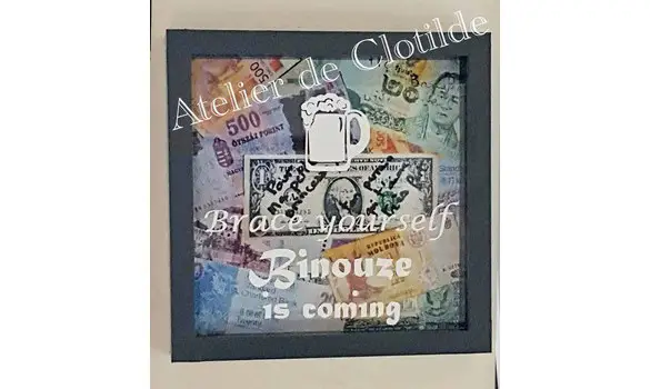 Vitrine à capsule Brace yourself