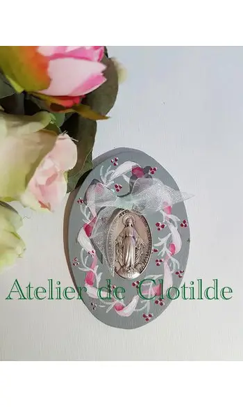 grand médaillon de berceau gris